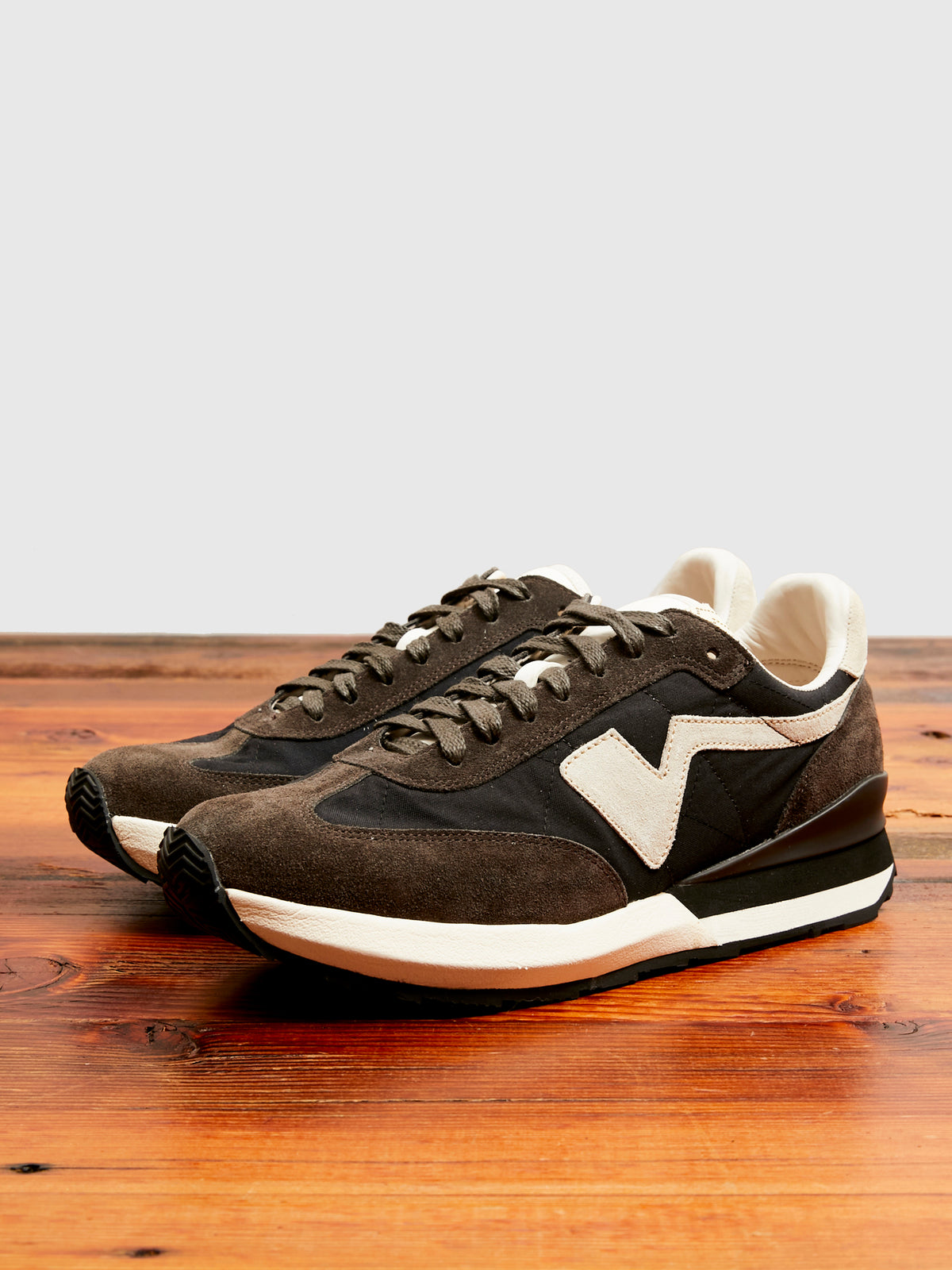FKT Runner in Black – Blue Owl Workshop