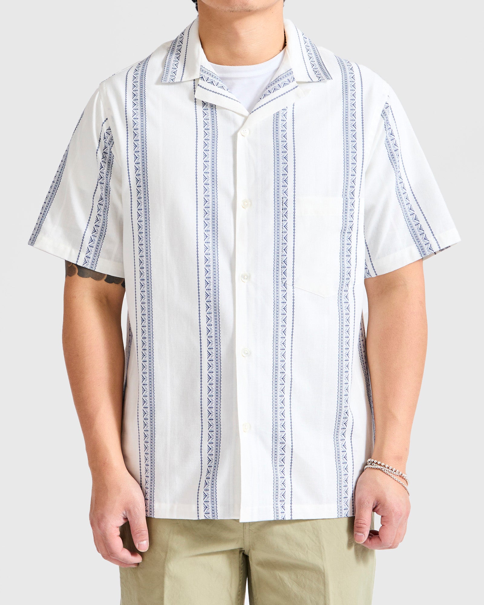 cafe0731♥ハグオーワー、ブルー、ホワイトシャツ Breezy Shirt White - White | Djerf Avenue