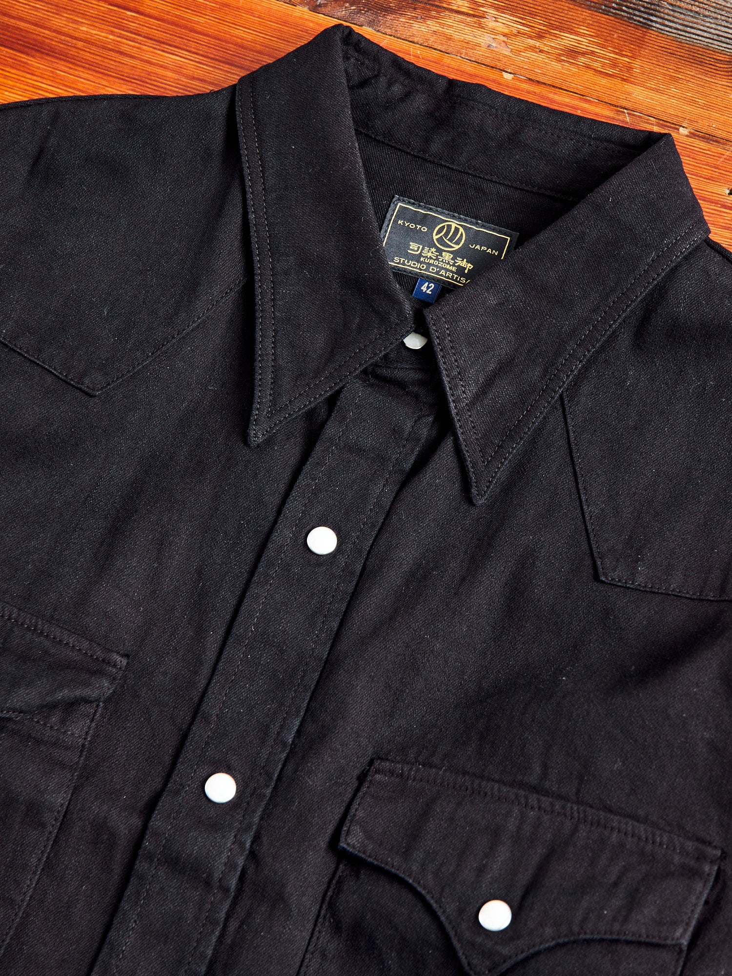 < KURO * 6(ROKU) > DENIM SHIRT/* ヤツ KURO * 6(ROKU) > DENIM SHIRT/* ヤツ