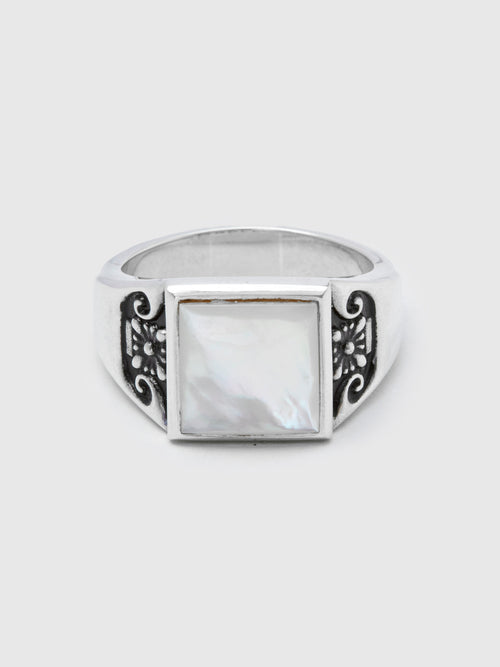 Collegiate Ring in Silver/Mother of Pearl