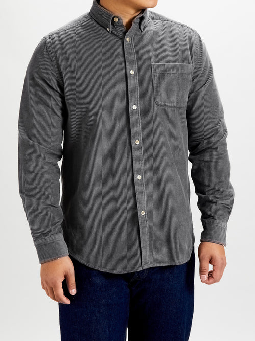 Lobo Button-Up Shirt in Anthracite