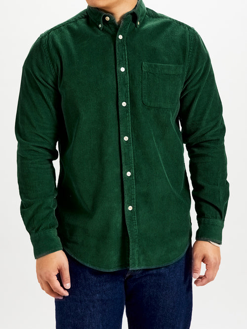 Lobo Button-Up Shirt in Green