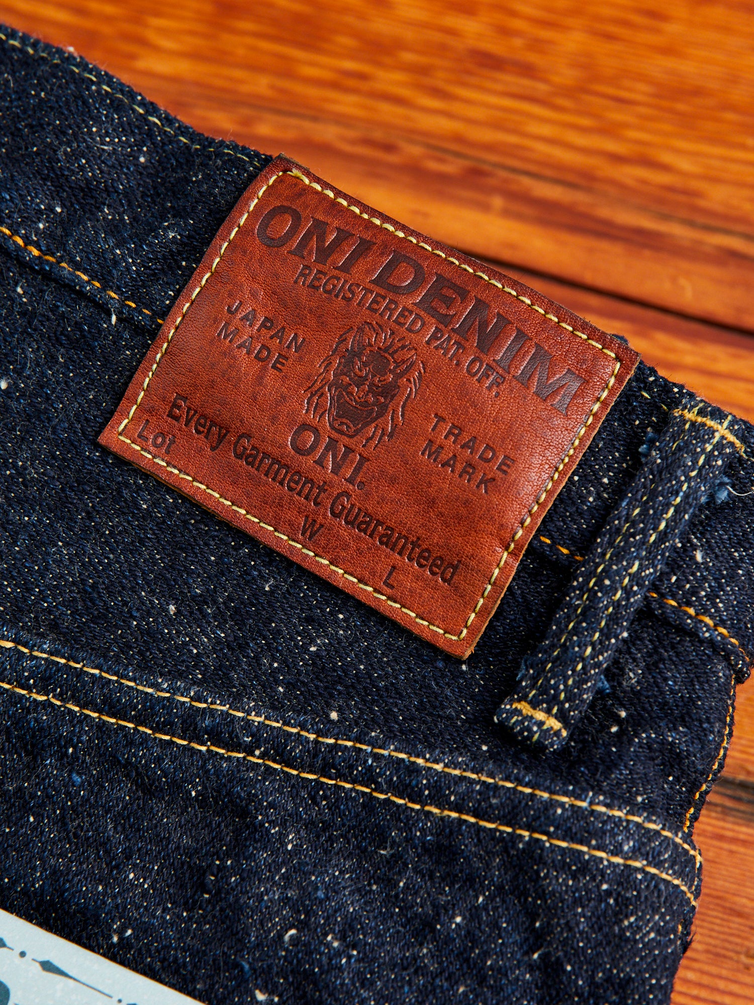 完売品　VIH20A loose fit oil coating denim 902 