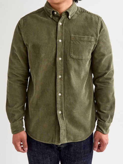 Lobo Button-Up Shirt in Olive