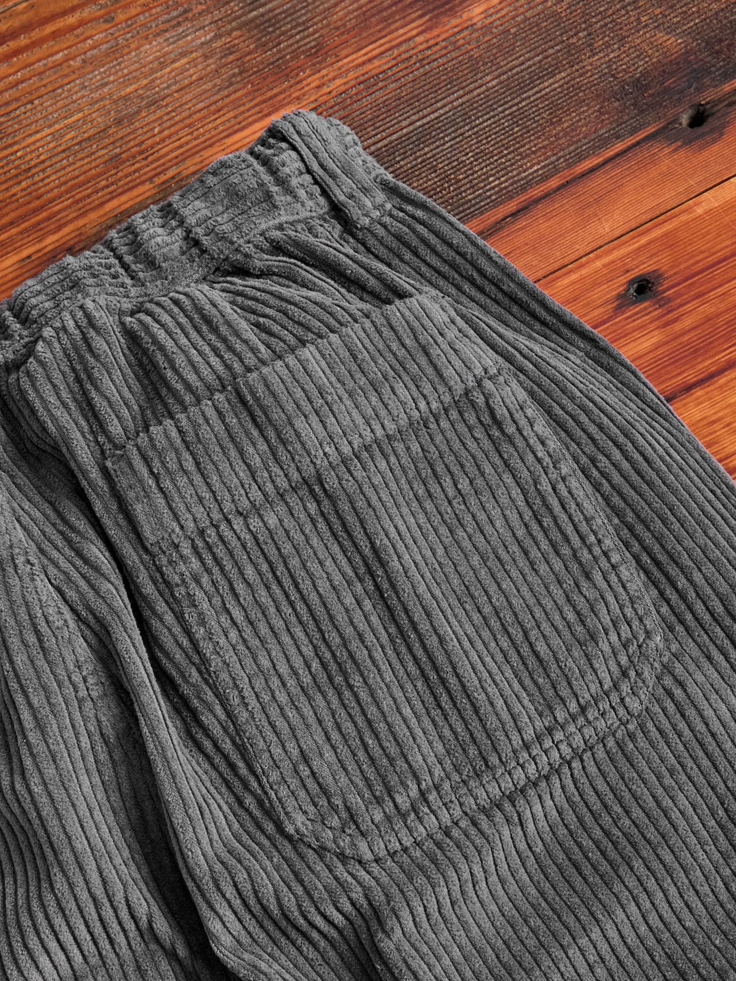 パンツ LEAF CUT CORDUROY PANTS CHARCOAL LEAF CUT CORDUROY PANTS CHARCOAL | coyseio