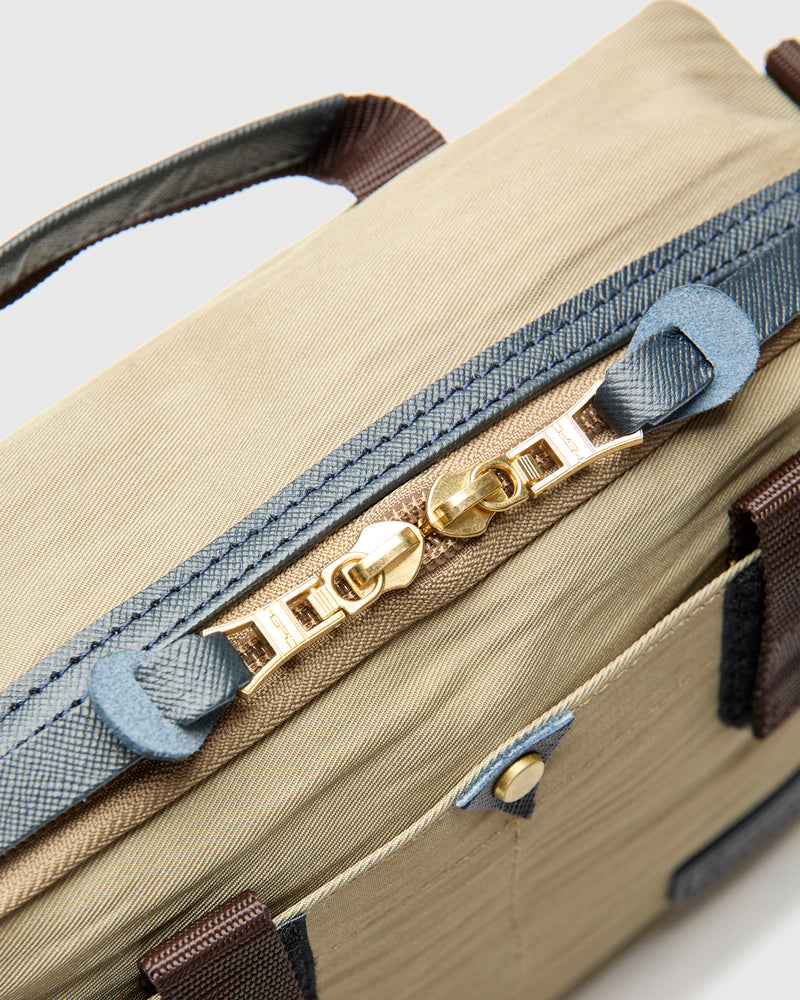 Link Shoulder Bag v2 in Beige