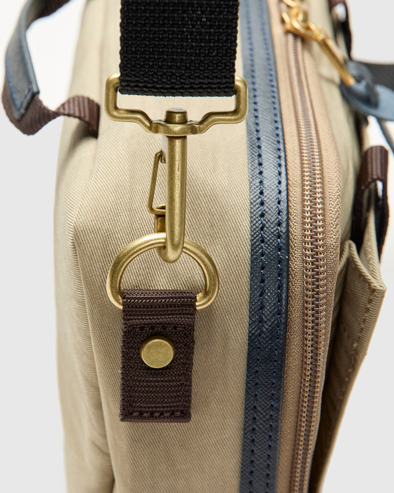 Link Shoulder Bag v2 in Beige