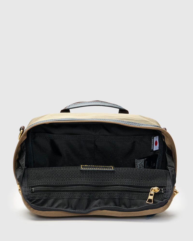 Link Shoulder Bag v2 in Beige