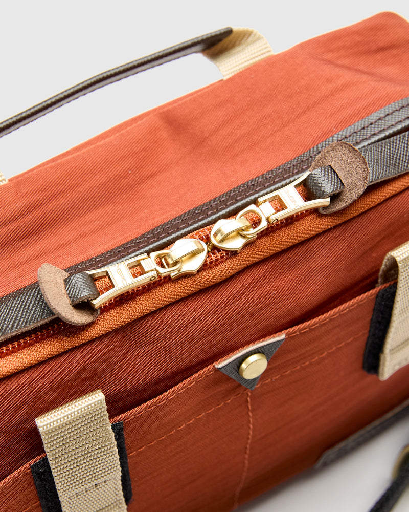 Link Shoulder Bag v2 in Orange