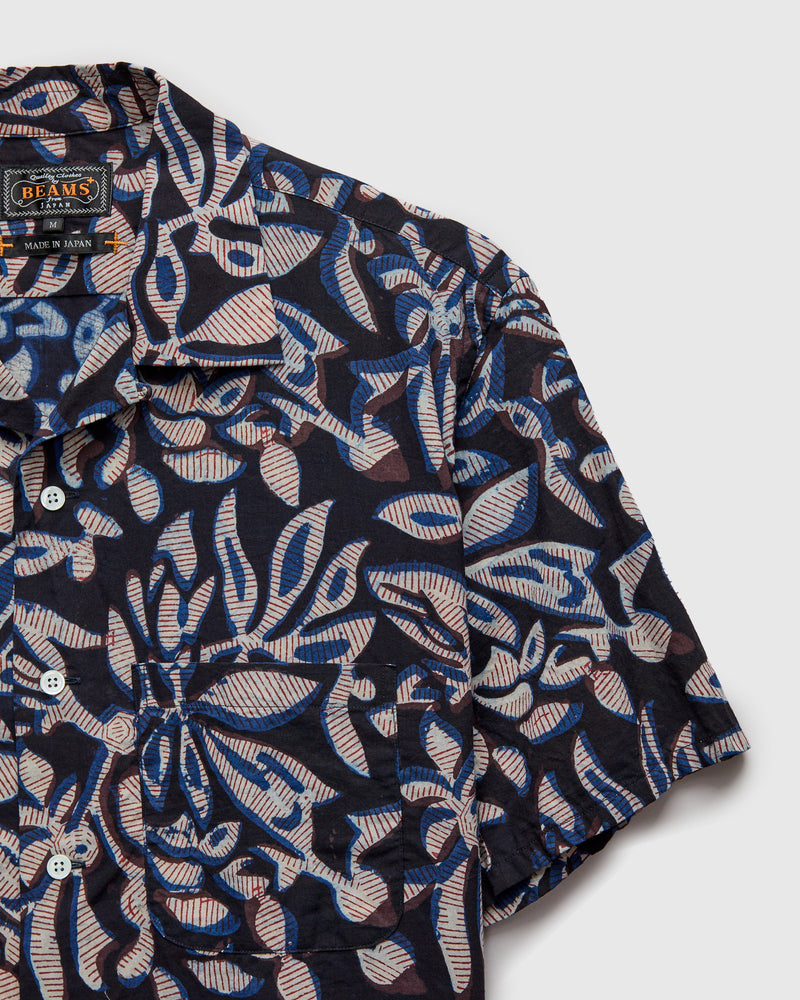 Leaf Block Print Open Collar Shirt in Navy