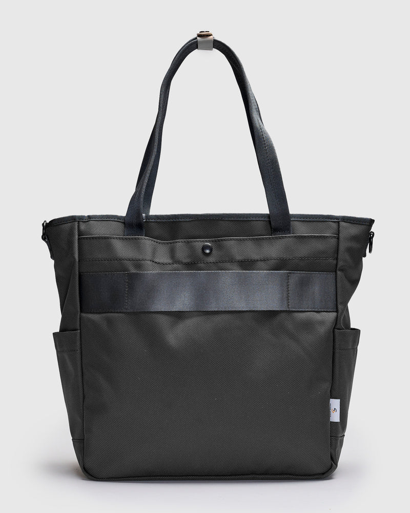 2 way travel tote bag Away Everywhere in Cloud Gray this travel tote bag is the perfect companion for your daily adventures Away Everywhere Tote In Navy