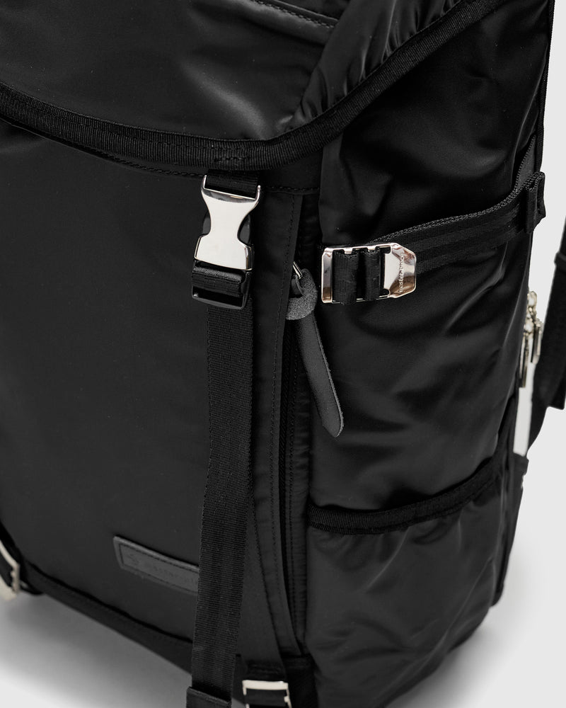 Lightning V2 Backpack in Black