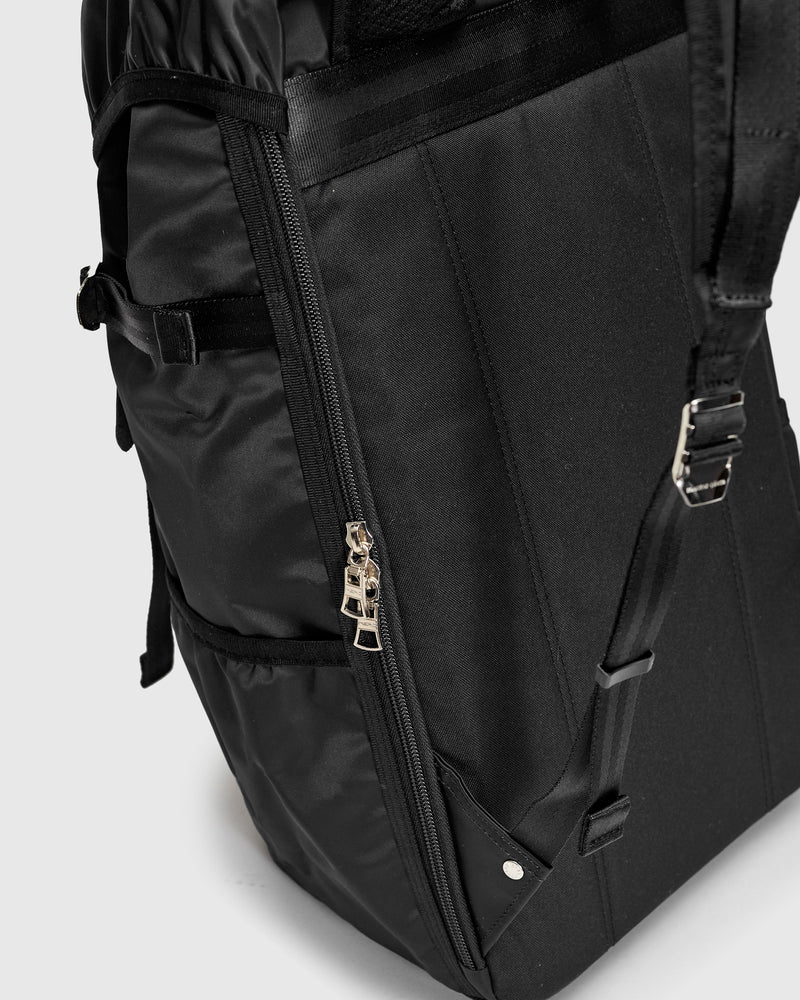 Lightning V2 Backpack in Black