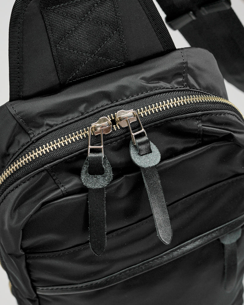 Lightning V2 Shoulder Sling Bag in Black