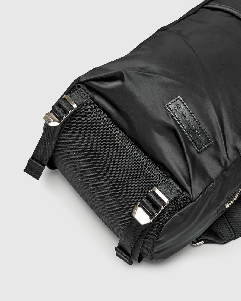 Lightning V2 Shoulder Sling Bag in Black
