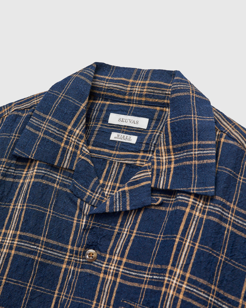 Linen Vacation Shirt in Navy