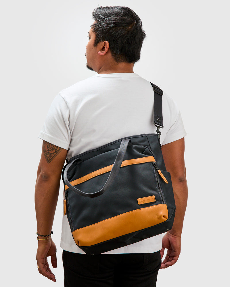 Explorer 2-Way Tote Bag in Navy