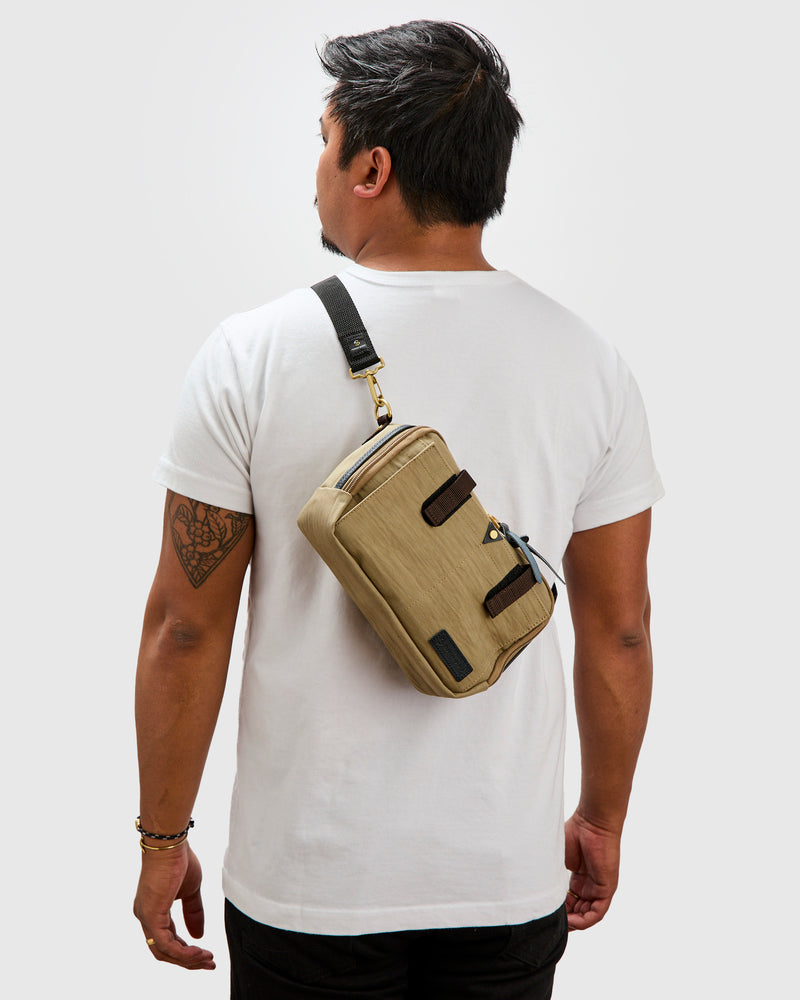 Link Shoulder Bag v2 in Beige