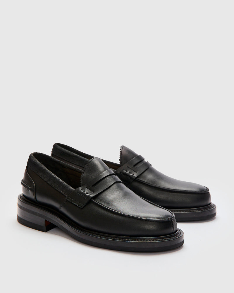 All-Season Loafer in Black "Señora"