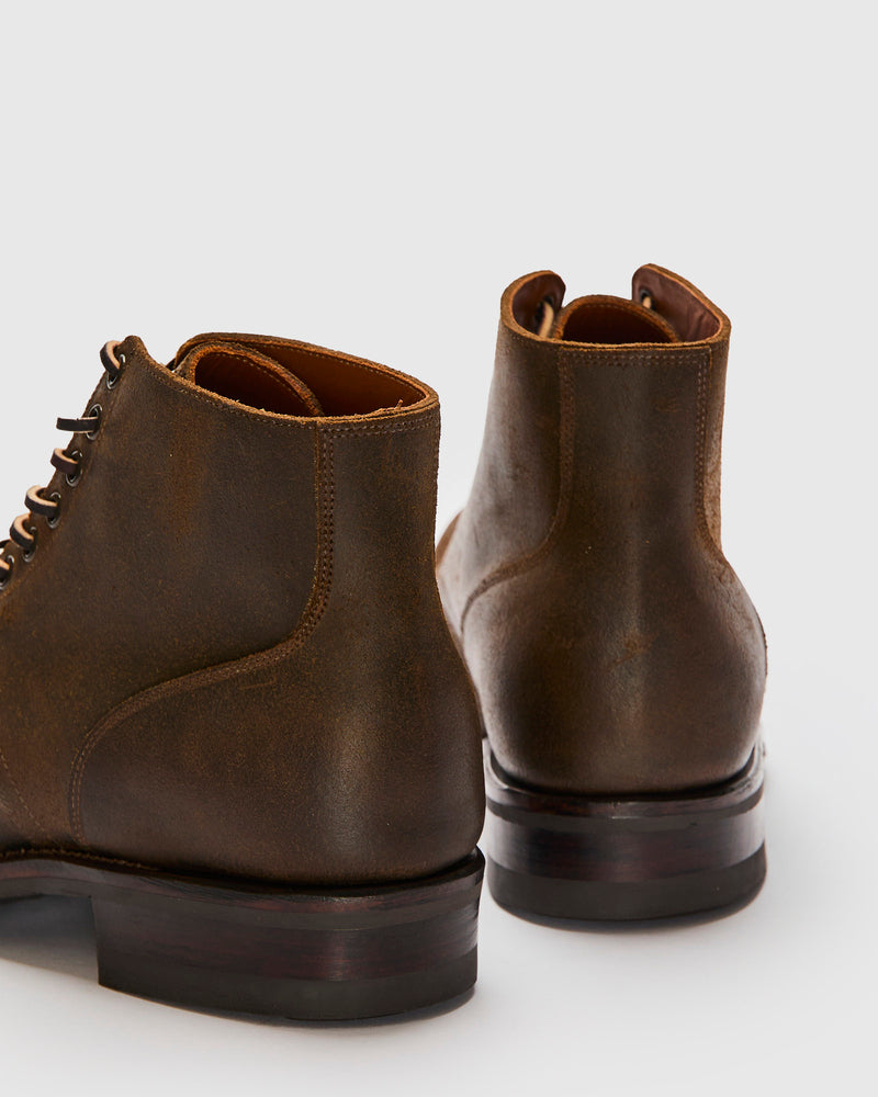 Service Boot 310 in Coyote Waxy Commander