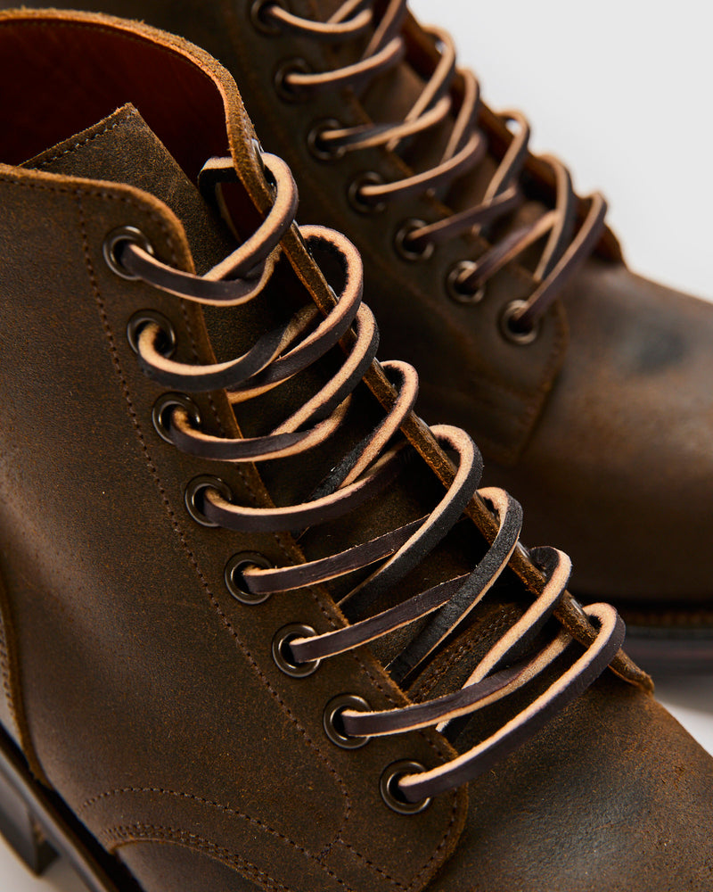 Service Boot 310 in Coyote Waxy Commander
