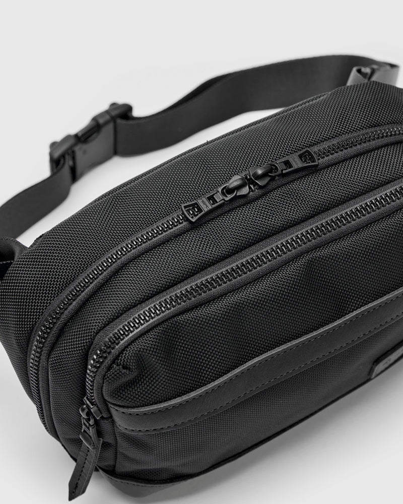 Explorer Sling Bag in Black