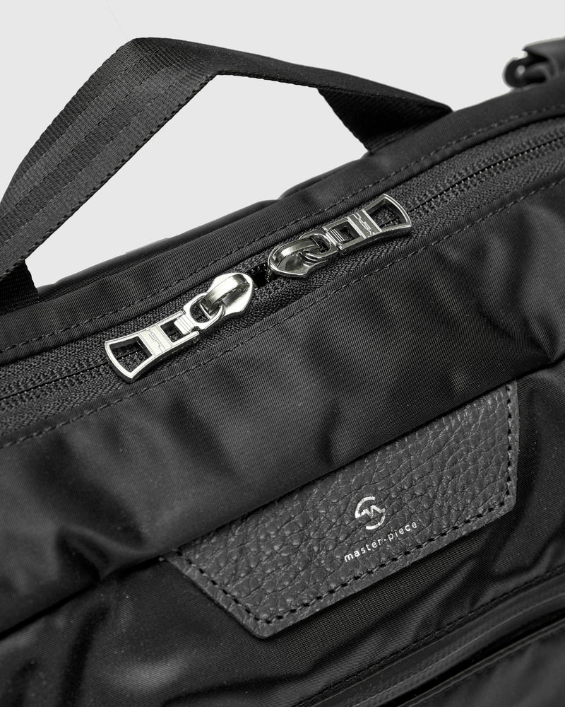 Progress Large Shoulder Carry Bag in Black