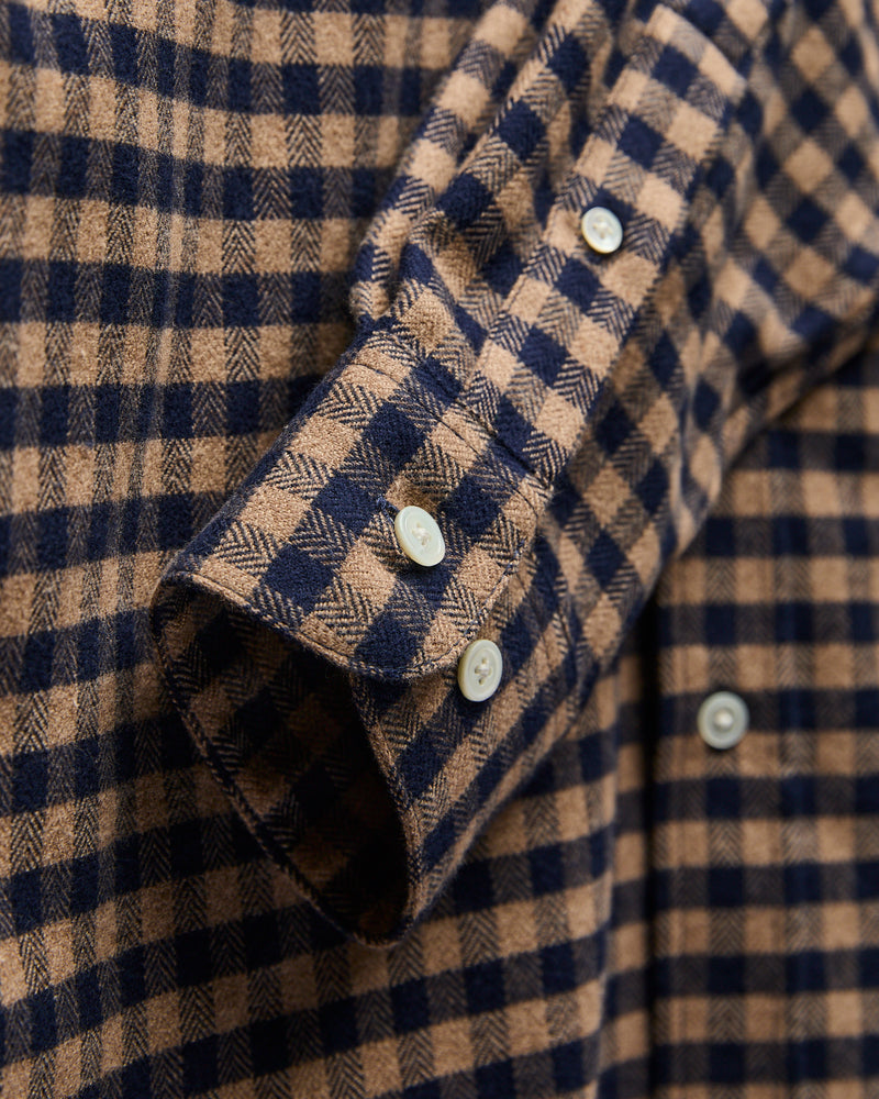 Roca Button-Up Shirt in Brown