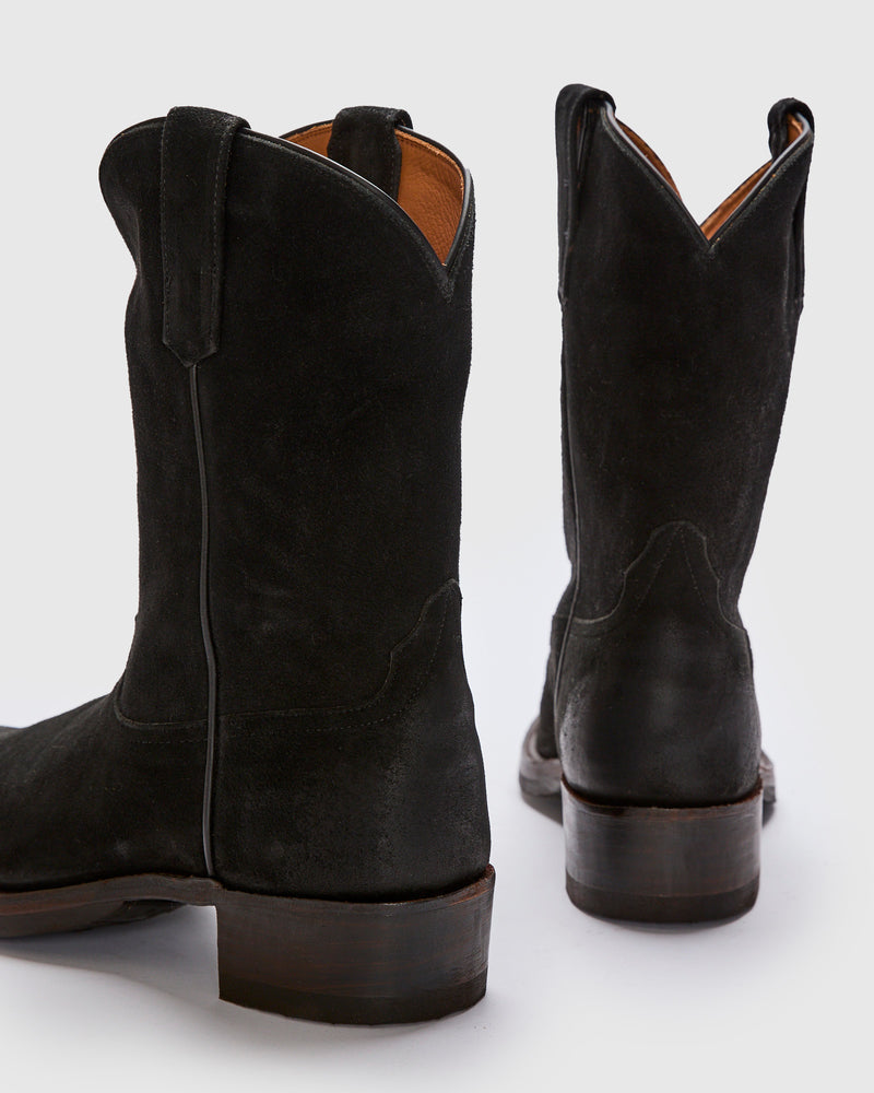 Walker Boot in Black Roughout