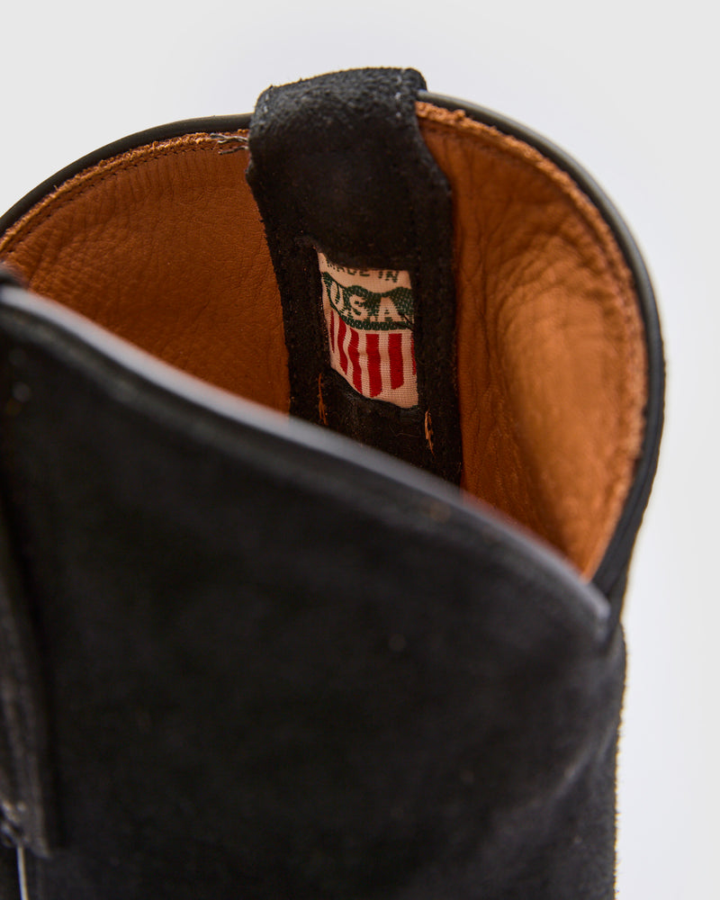 Walker Boot in Black Roughout