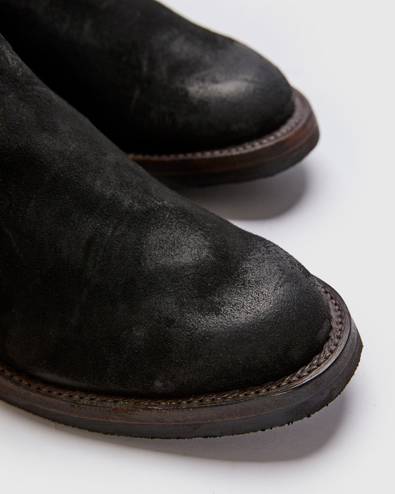 Walker Boot in Black Roughout