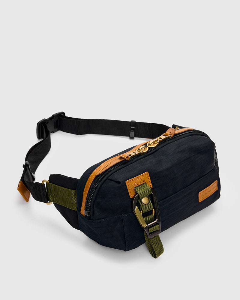 Link Waist Bag v2 in Navy