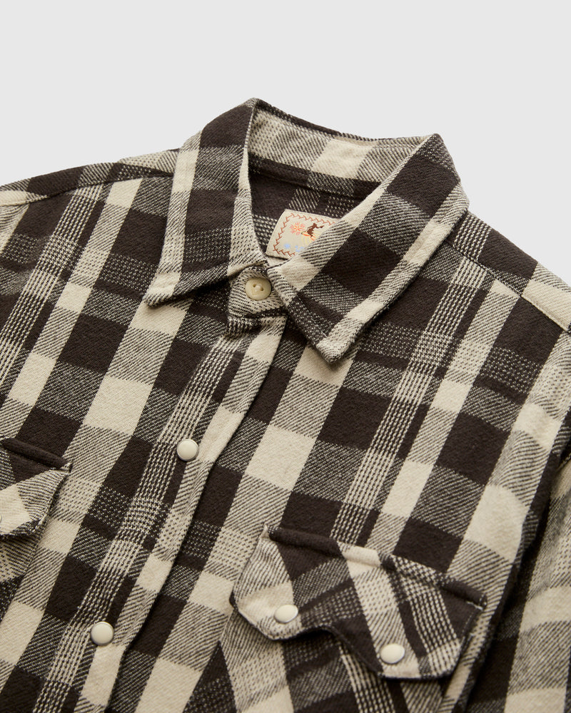 Washed Flannel Pearl Snap Shirt in Night Pitch