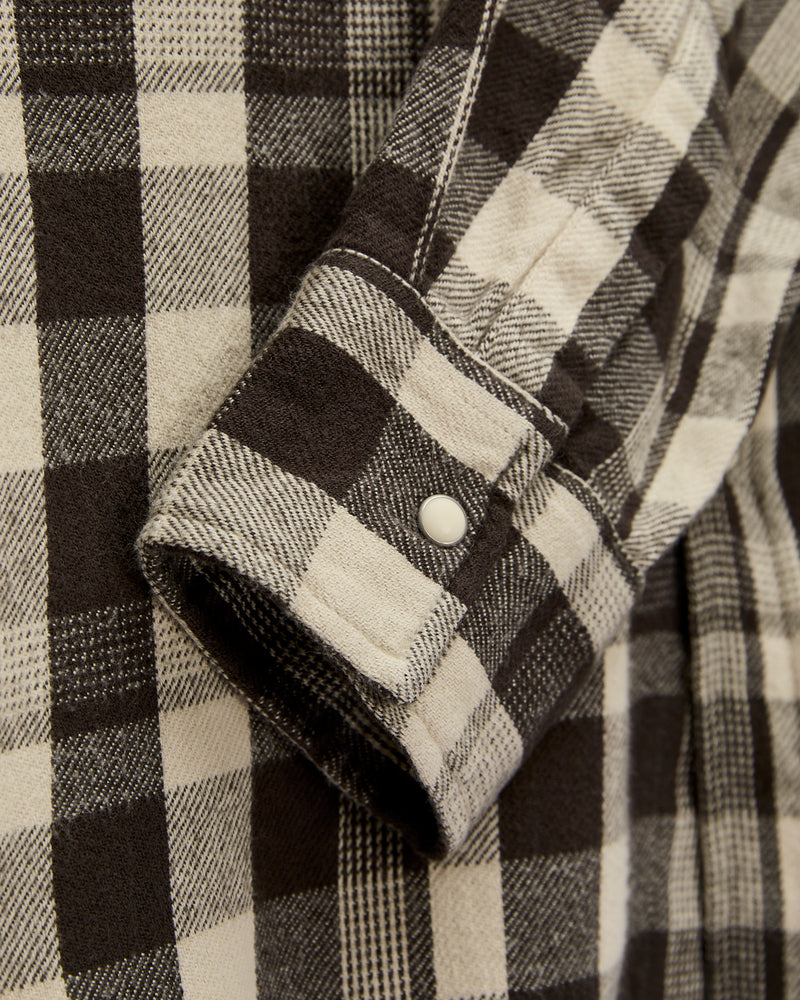 Washed Flannel Pearl Snap Shirt in Night Pitch