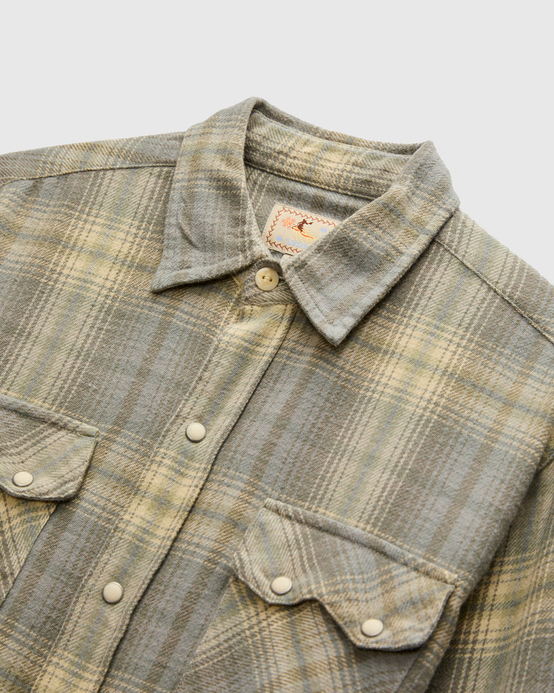 Washed Flannel Pearl Snap Shirt in Late Frost