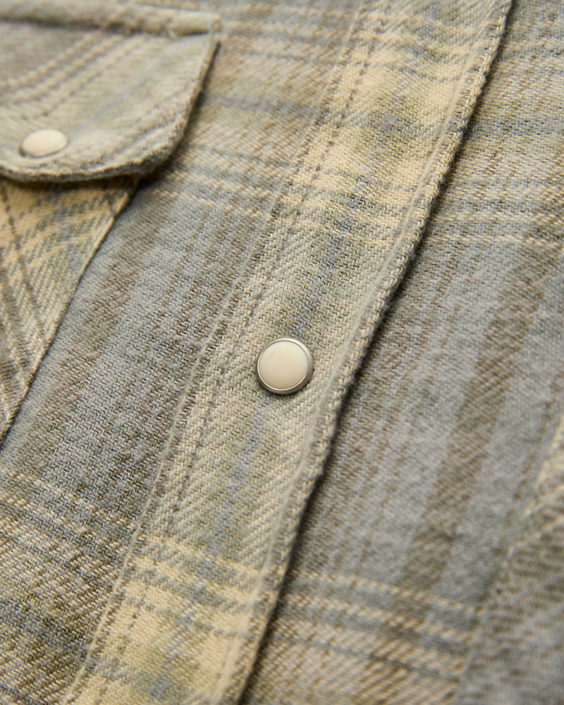 Washed Flannel Pearl Snap Shirt in Late Frost