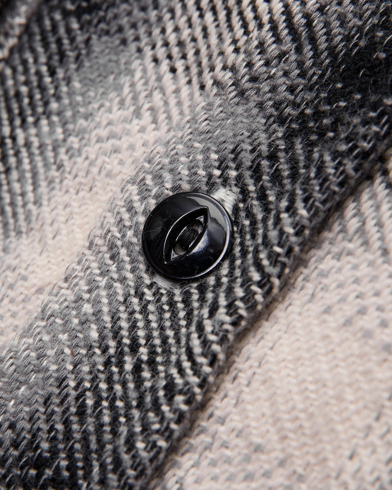 Crosscut Flannel in Cream/Black Plaid