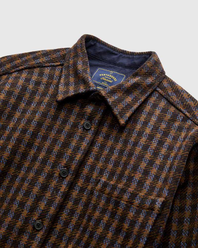 Merino Tweed Button-Up Shirt in Navy