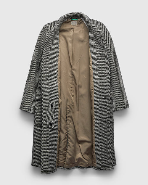 Raglan Wool Overcoat in Black/Cream Herringbone Tweed