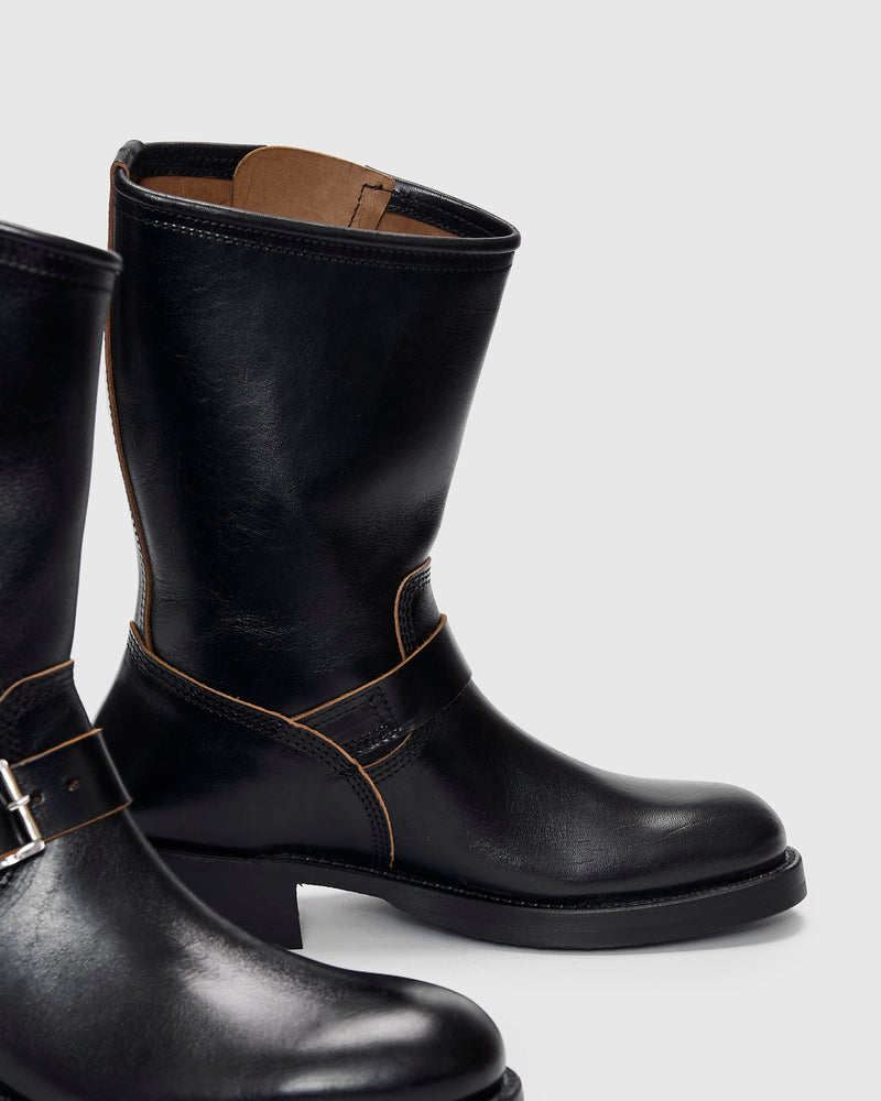 Wabash Engineer Boot in Shinki Hikaku Black Horsebutt