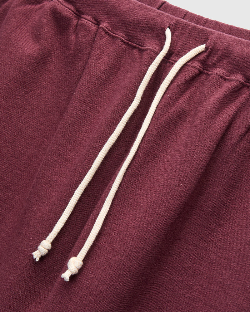 Cutoff Sweatshort in Bordeaux