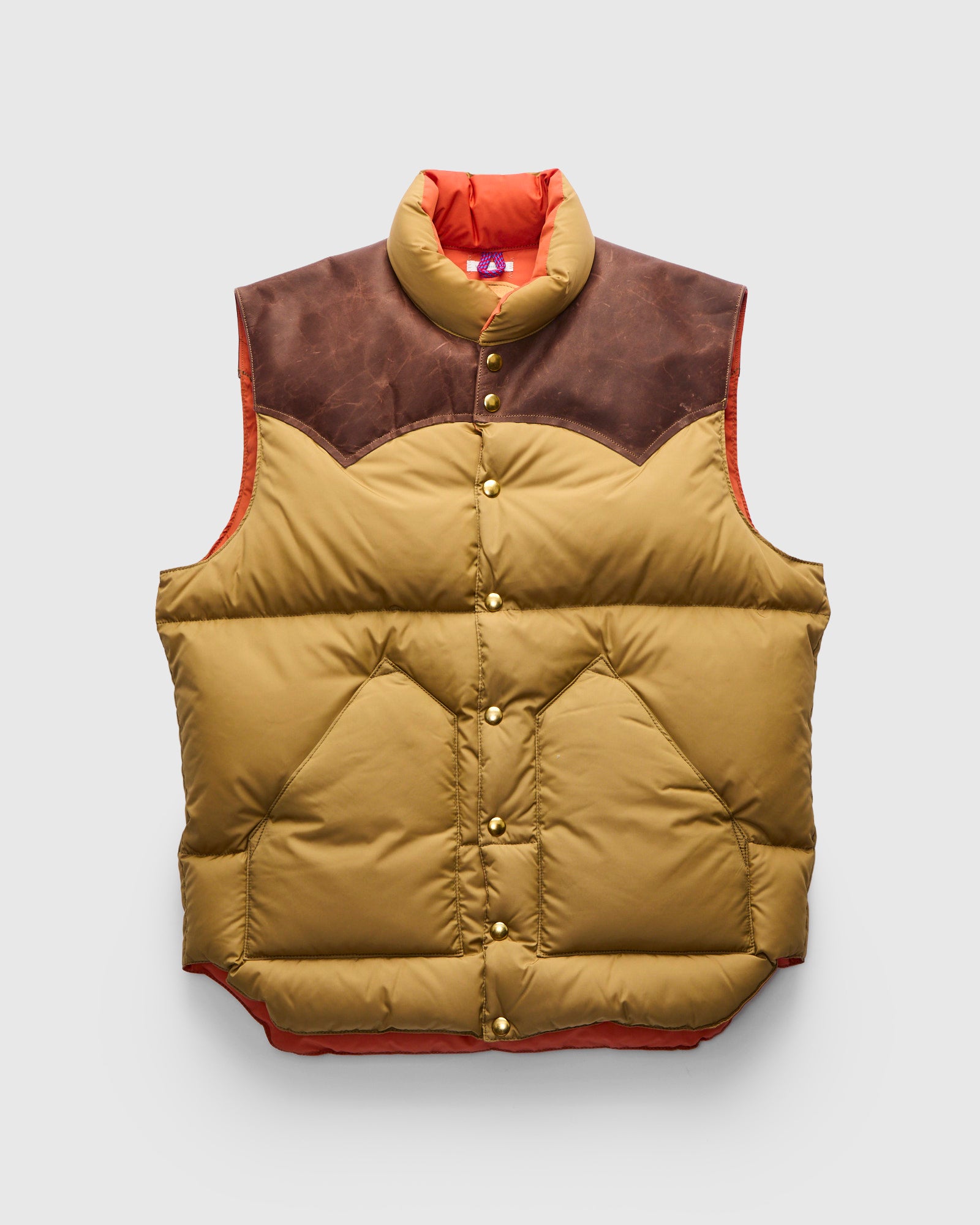新品 Rocky Mountain Featherbed タウンベスト Rocky Mountain Featherbed x Warehouse Nylon Down Vest in Camel