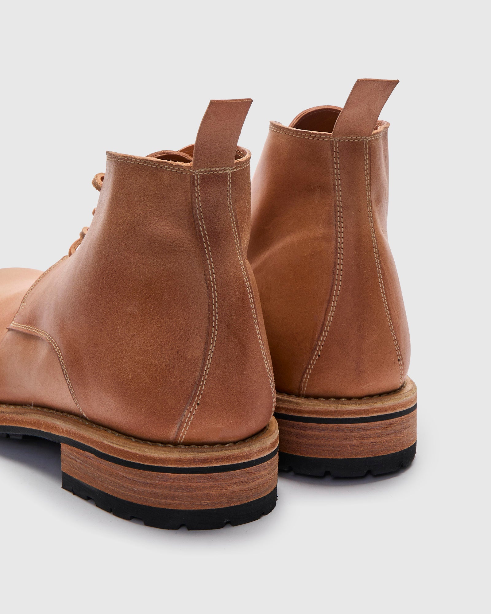 Ruggero 1906 Desert Boot in Natural Reverse Vachetta – Blue Owl