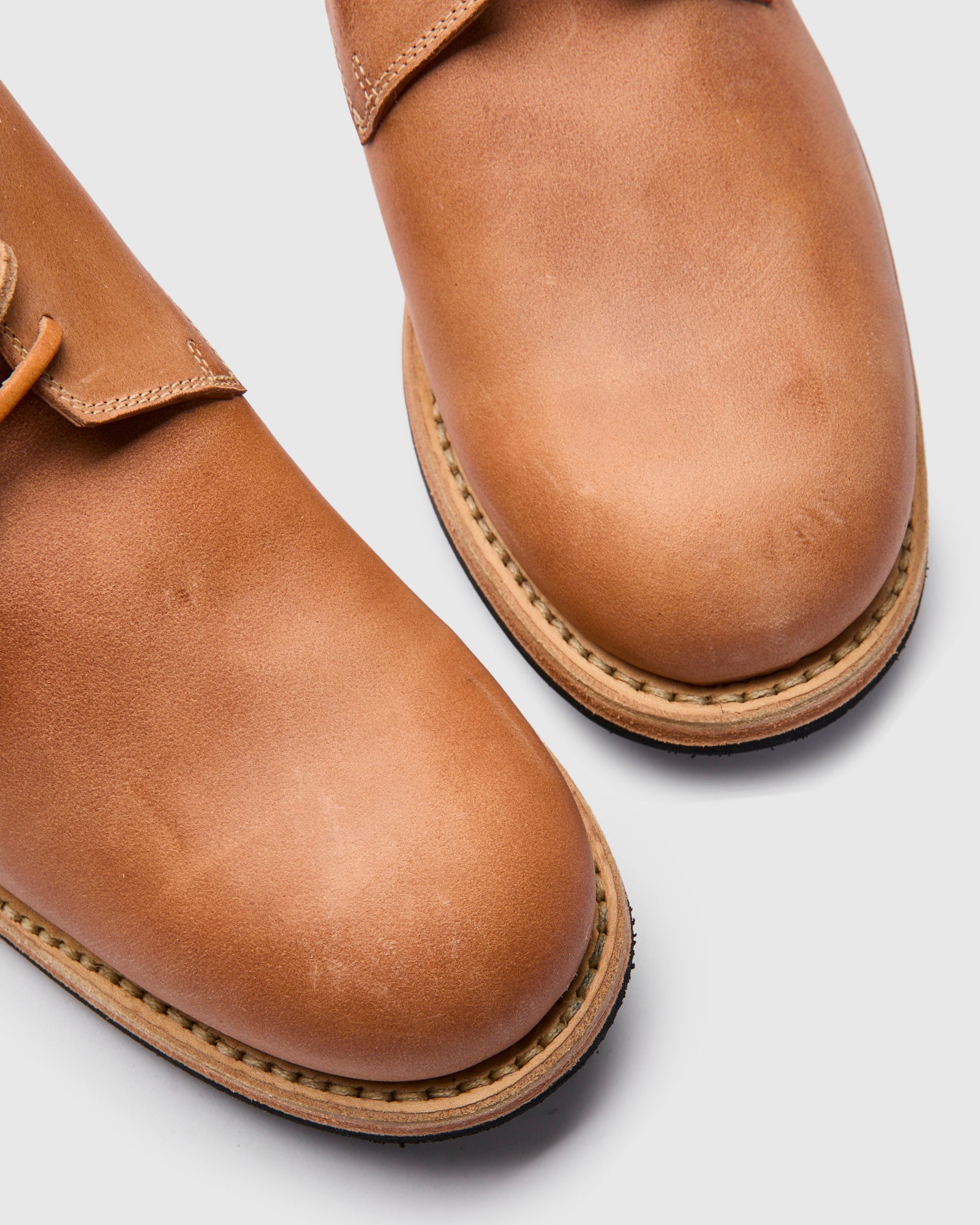 Ruggero 1906 Desert Boot in Natural Reverse Vachetta – Blue Owl