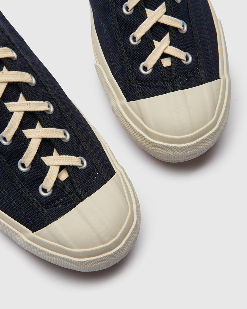 Gym Classic Sneaker in Navy