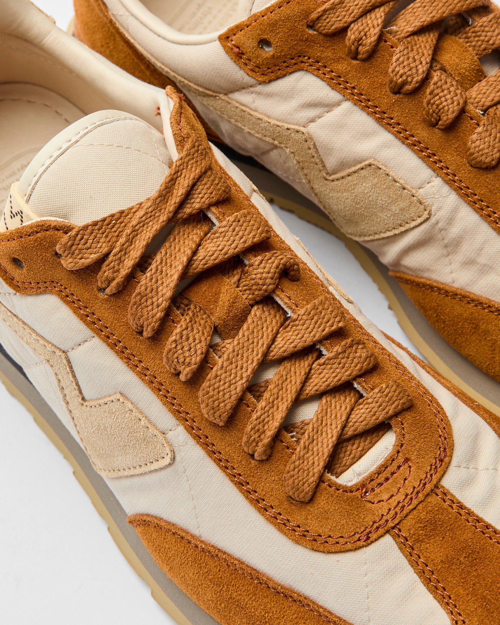 FKT Runner in Light Brown – Blue Owl Workshop