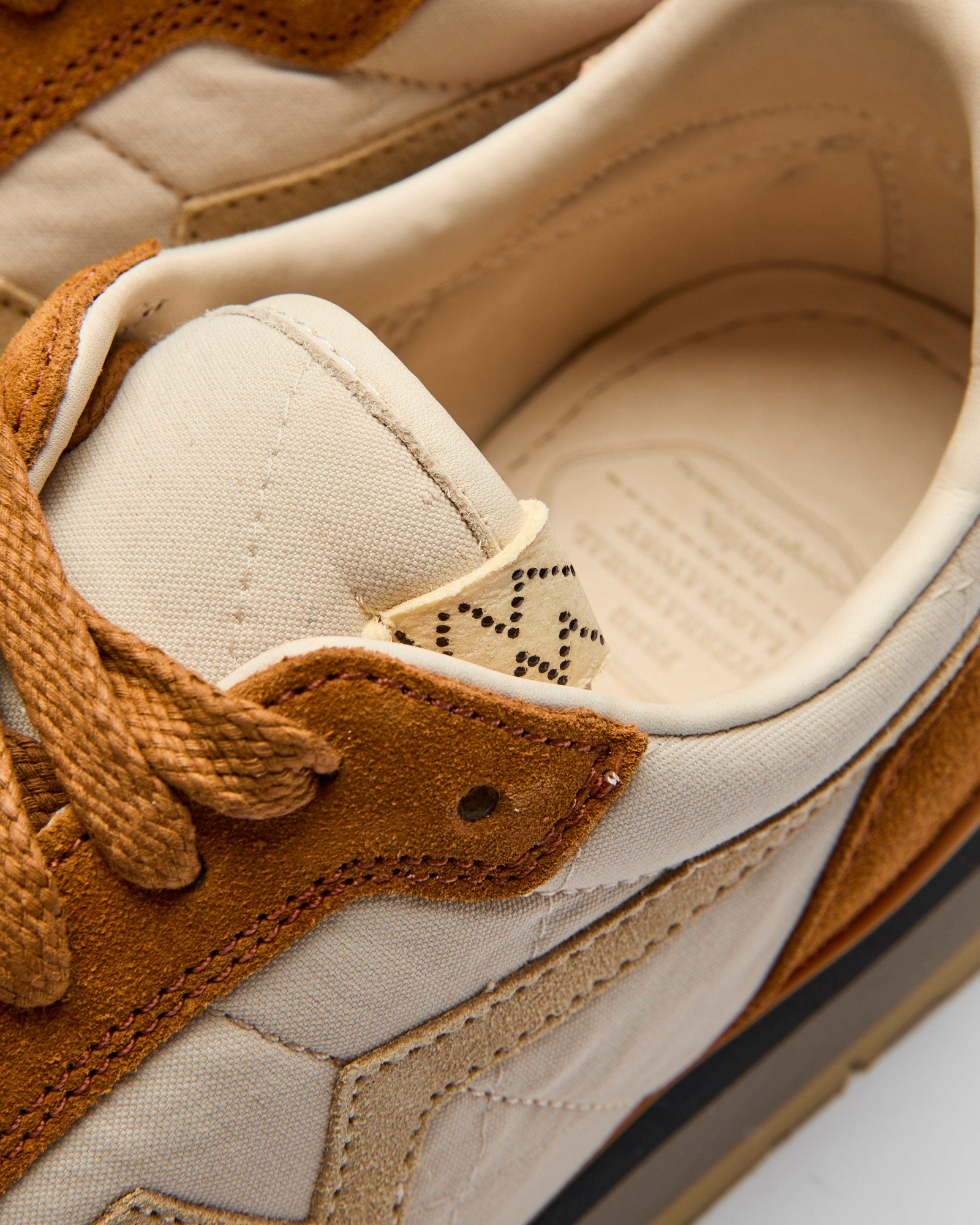 FKT Runner in Light Brown – Blue Owl Workshop