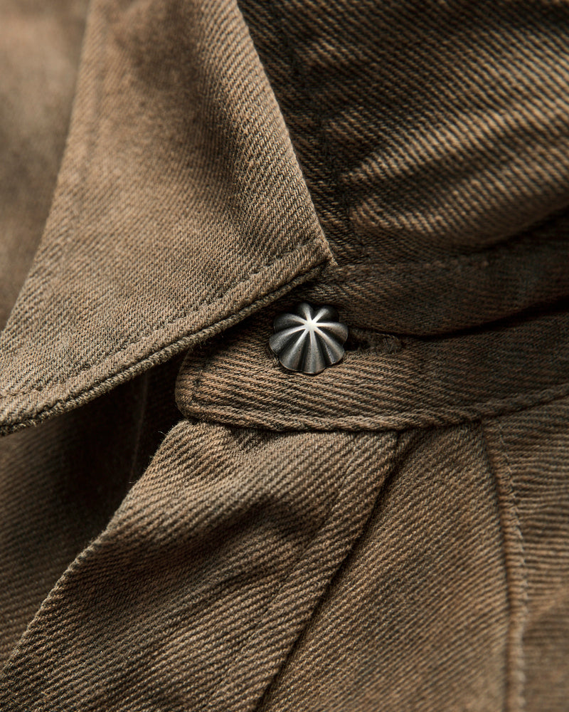 Studded Western Workshirt in Distressed Brown Wash