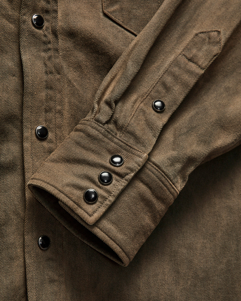Studded Western Workshirt in Distressed Brown Wash