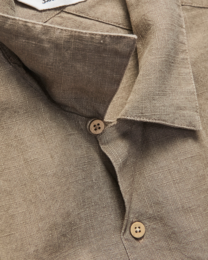 Vacation Shirt in Almond Linen